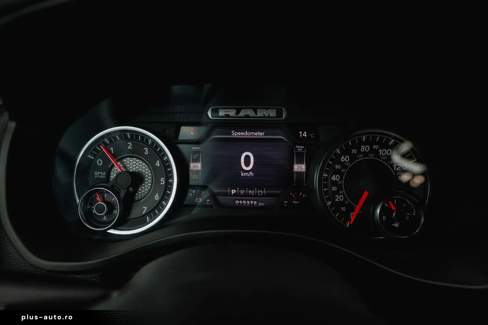 RAM 5.7 V8 HEMI 4x4 OFFROAD Night LARAMIE 19%