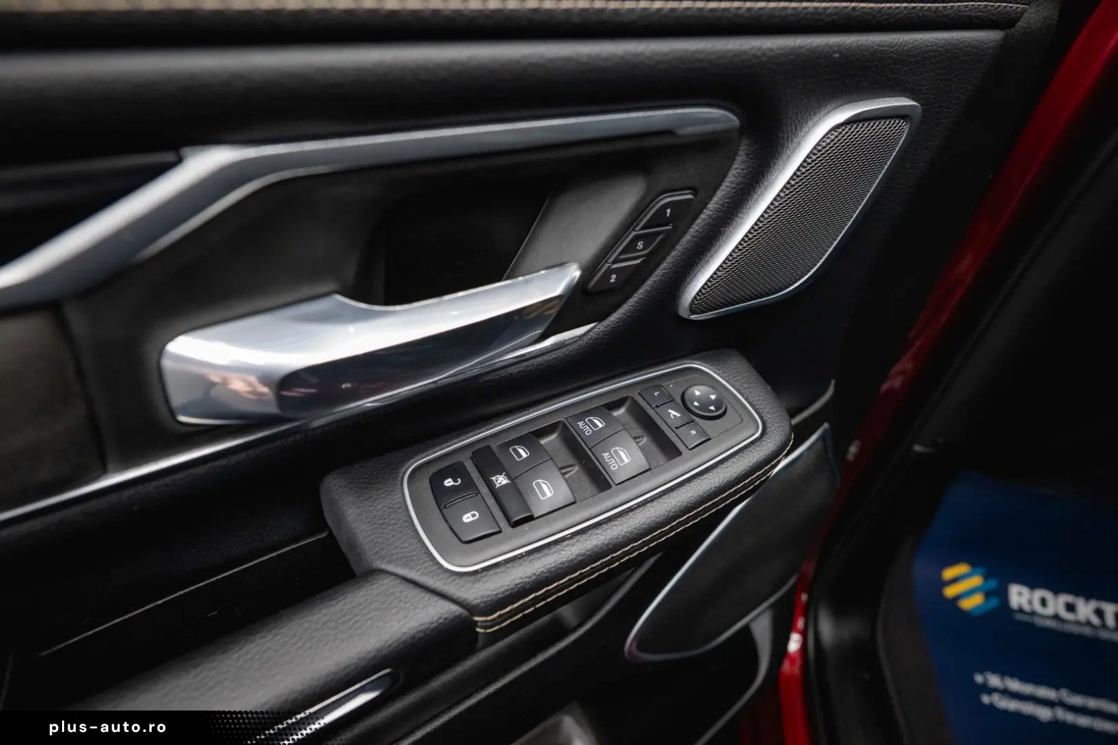 RAM 5.7 V8 HEMI 4x4 OFFROAD Night LARAMIE 19%