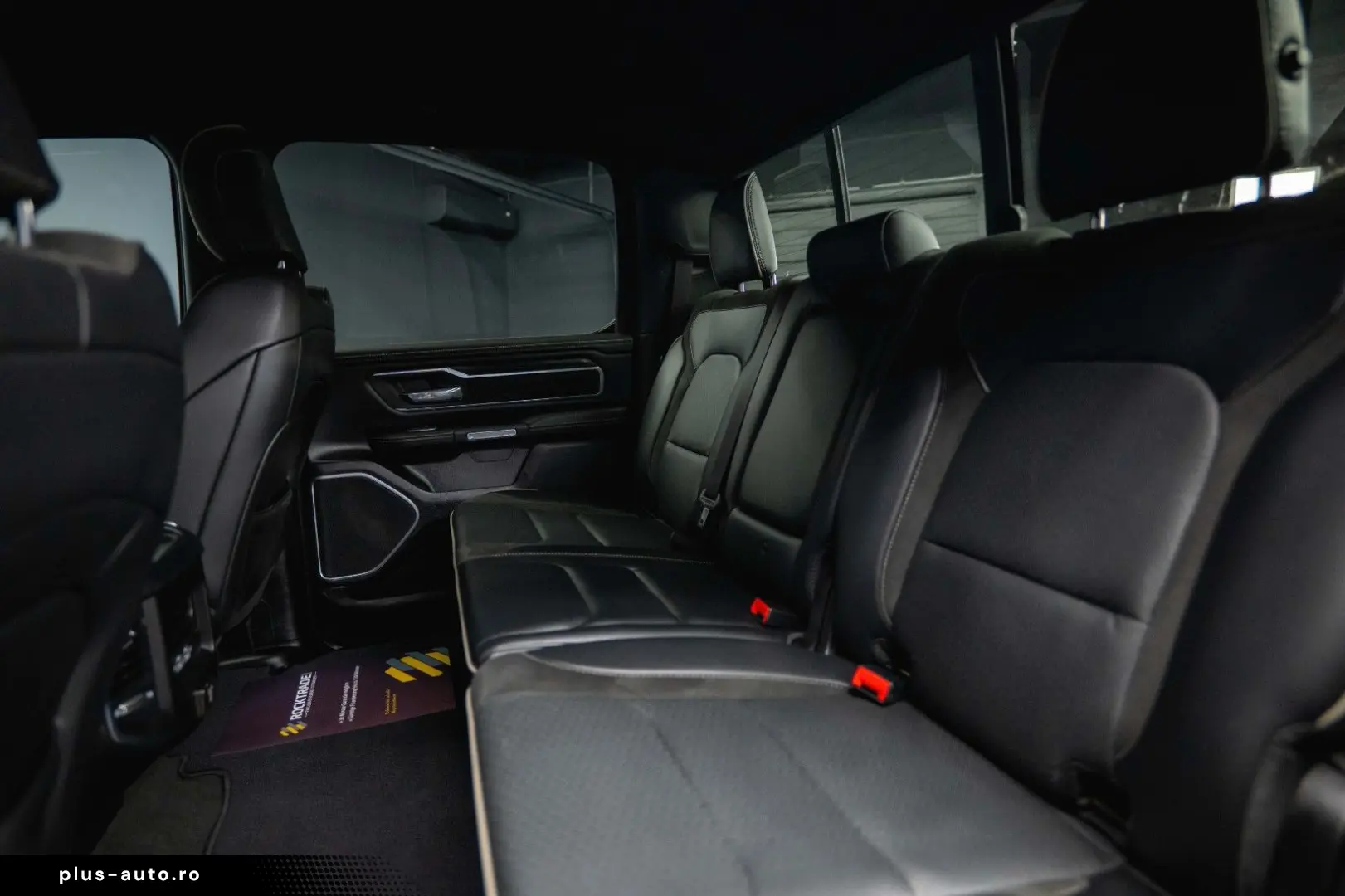 RAM 5.7 V8 HEMI 4x4 OFFROAD Night LARAMIE 19%