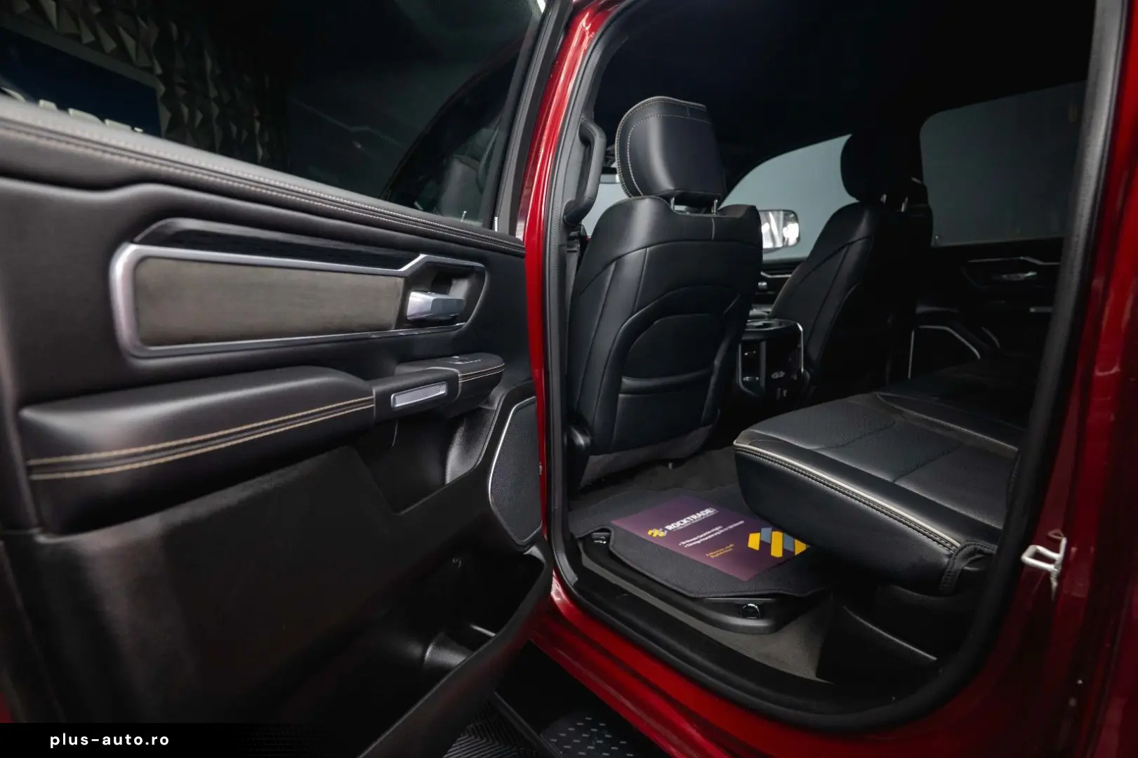 RAM 5.7 V8 HEMI 4x4 OFFROAD Night LARAMIE 19%