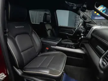 RAM 5.7 V8 HEMI 4x4 OFFROAD Night LARAMIE 19%