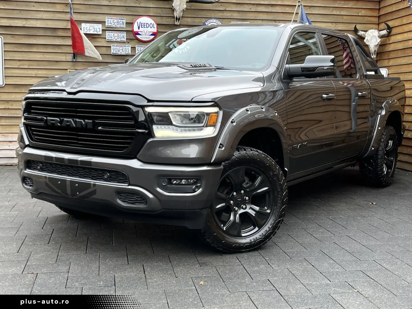RAM 1500 Laramie 5.7L AHK Memory 4x4 Alpine