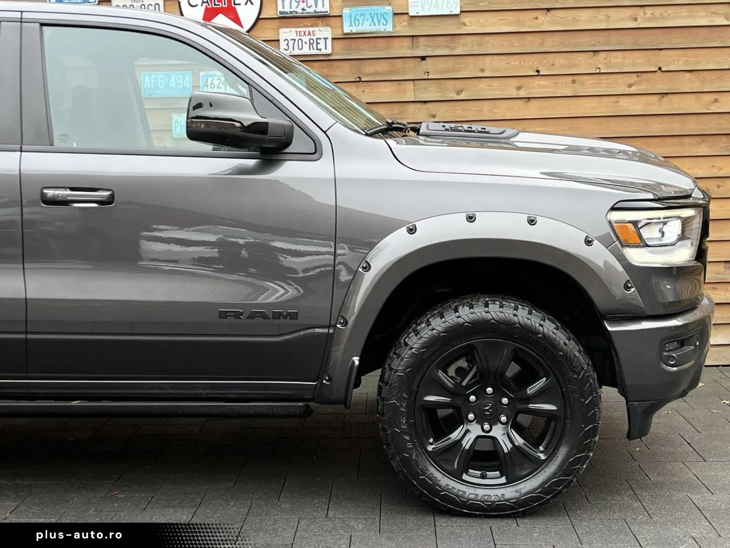 RAM 1500 Laramie 5.7L AHK Memory 4x4 Alpine