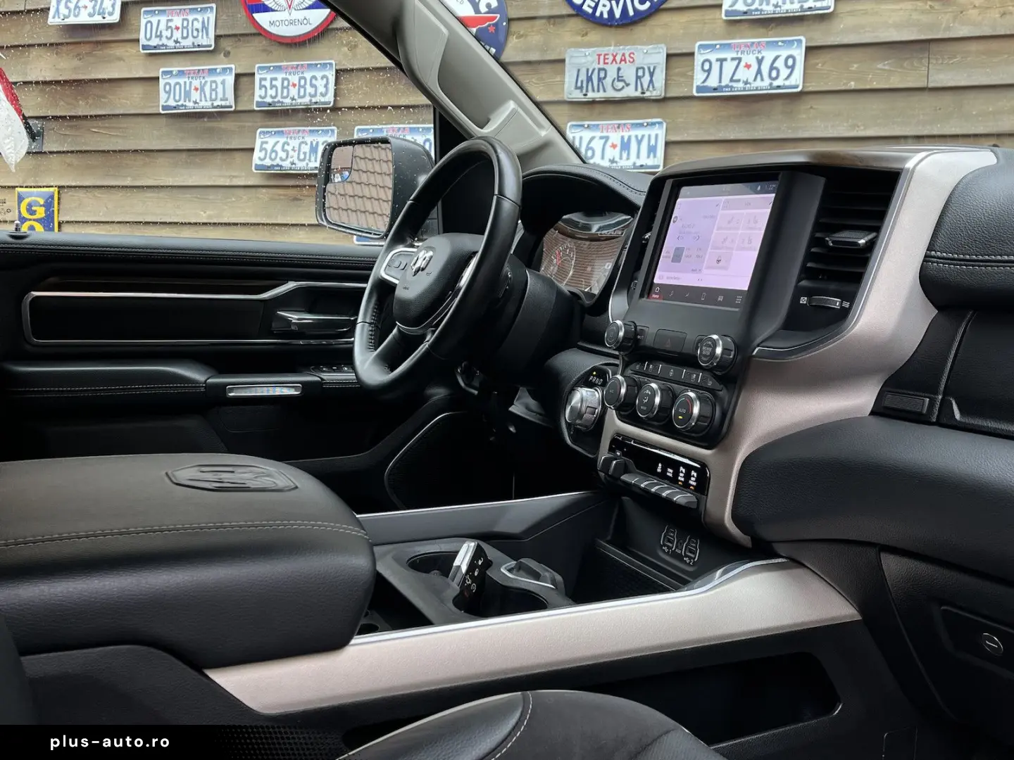 RAM 1500 Laramie 5.7L AHK Memory 4x4 Alpine