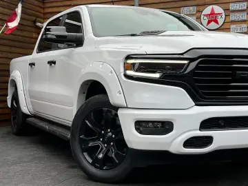 RAM 1500 Laramie Night 5.7L 12´´ Navi 4x4 LPG