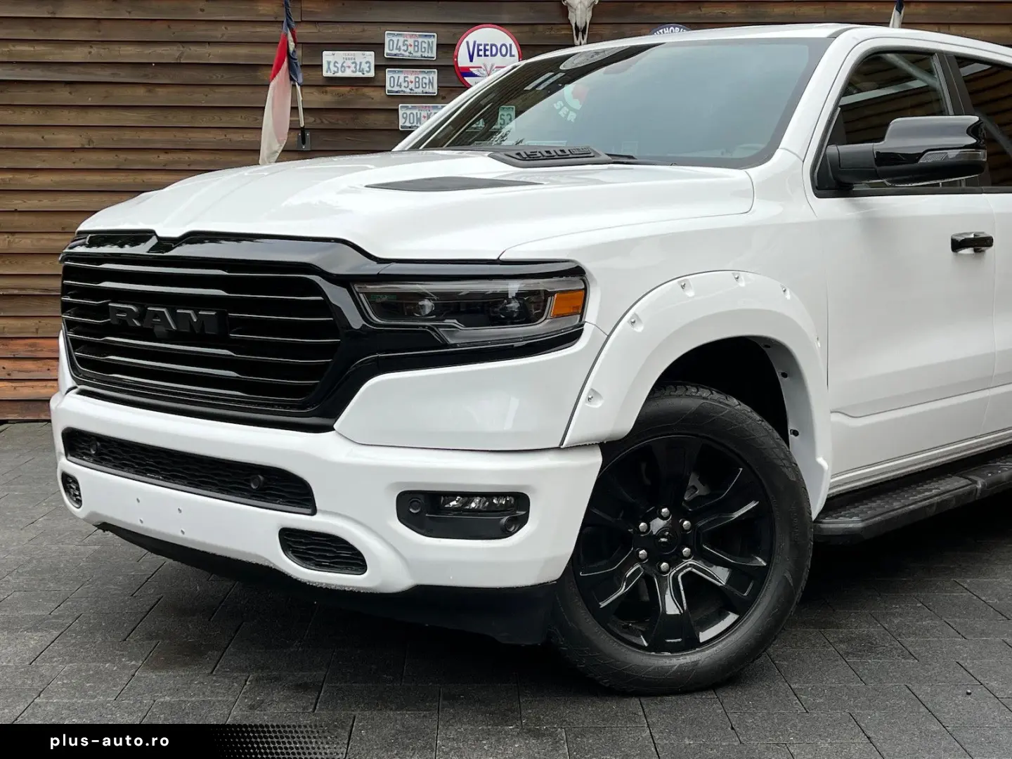 RAM 1500 Laramie Night 5.7L 12´´ Navi 4x4 LPG