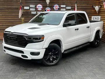 RAM 1500 Laramie Night 5.7L 12´´ Navi 4x4 LPG