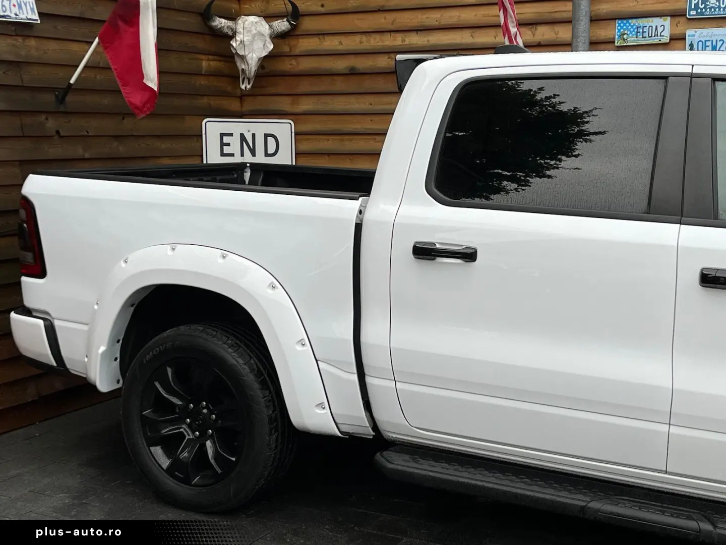 RAM 1500 Laramie Night 5.7L 12´´ Navi 4x4 LPG