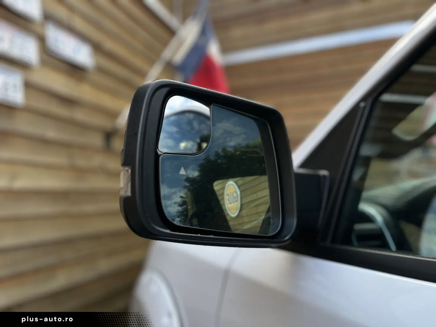 RAM 1500 Laramie Night 5.7L 12´´ Navi 4x4 LPG