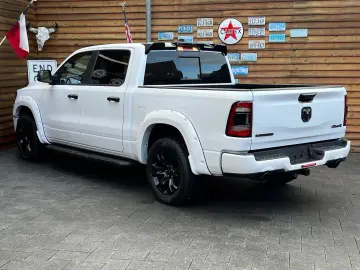 RAM 1500 Laramie Night 5.7L 12´´ Navi 4x4 LPG