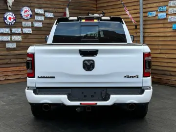 RAM 1500 Laramie Night 5.7L 12´´ Navi 4x4 LPG