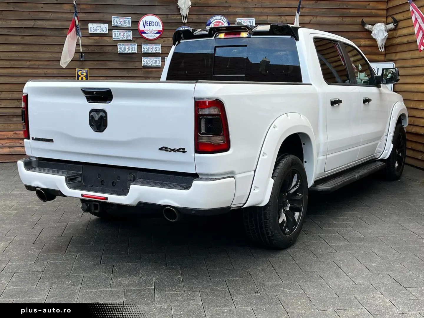 RAM 1500 Laramie Night 5.7L 12´´ Navi 4x4 LPG