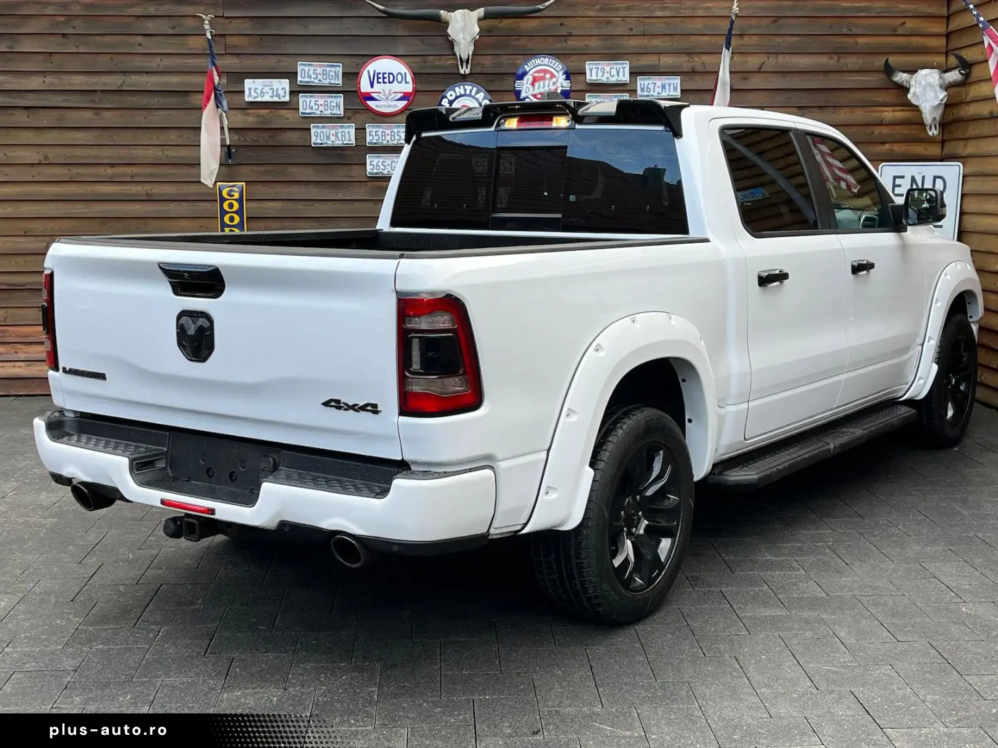 RAM 1500 Laramie Night 5.7L 12´´ Navi 4x4 LPG