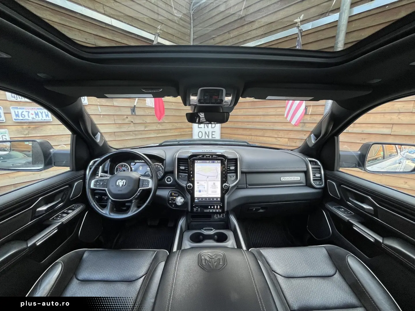 RAM 1500 Laramie Night 5.7L 12´´ Navi 4x4 LPG