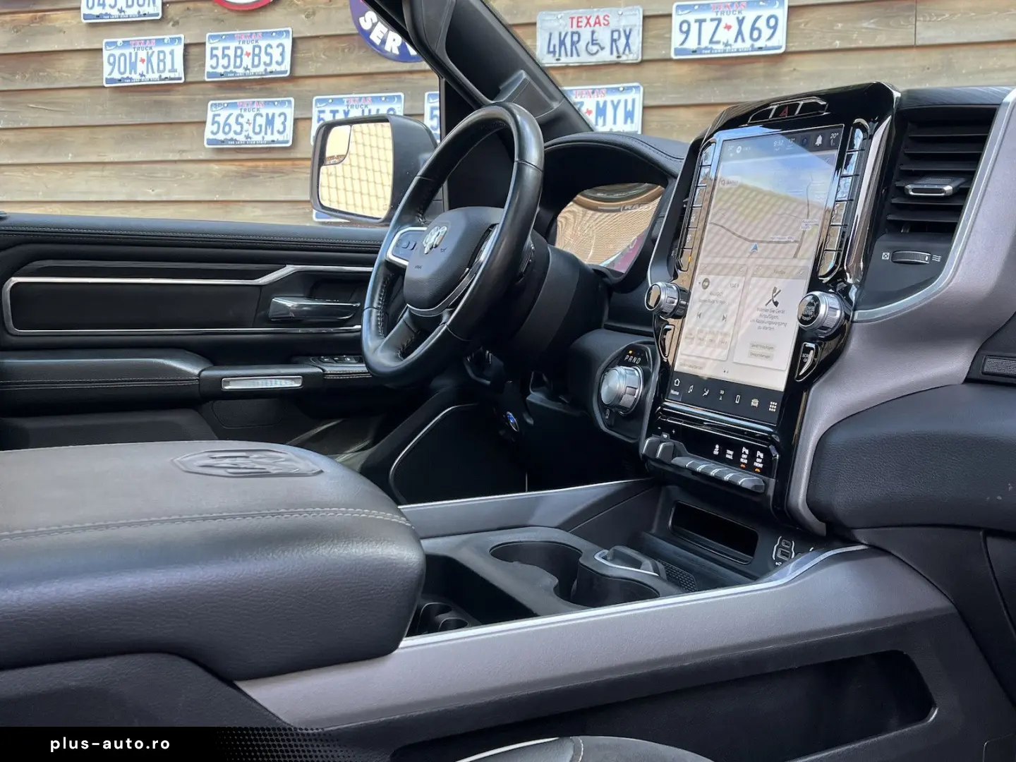 RAM 1500 Laramie Night 5.7L 12´´ Navi 4x4 LPG