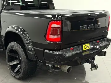 RAM 5.7 V8 HEMI SPORT Unfallfrei MwSt Garantie