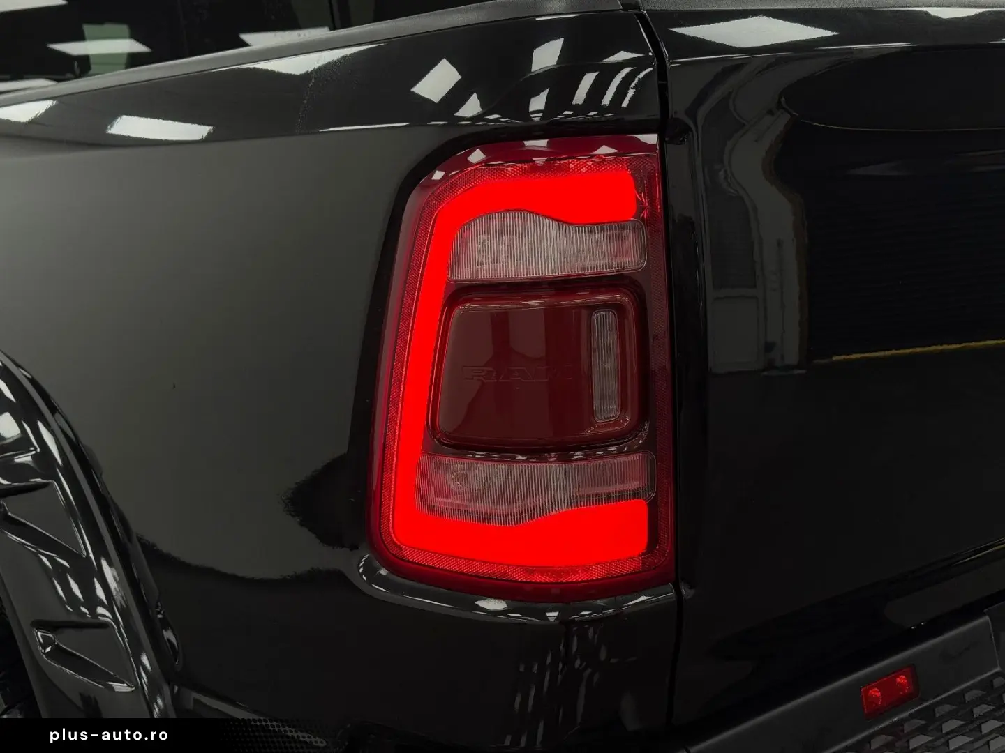 RAM 5.7 V8 HEMI SPORT Unfallfrei MwSt Garantie