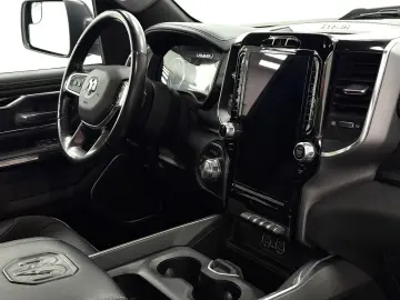 RAM 5.7 V8 HEMI SPORT Unfallfrei MwSt Garantie