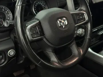 RAM 5.7 V8 HEMI SPORT Unfallfrei MwSt Garantie