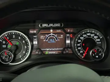 RAM 5.7 V8 HEMI SPORT Unfallfrei MwSt Garantie