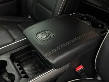 RAM 5.7 V8 HEMI SPORT Unfallfrei MwSt Garantie