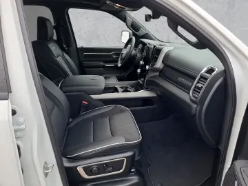 1500 Crew Cab Laramie Sport LPG Tessera Roll