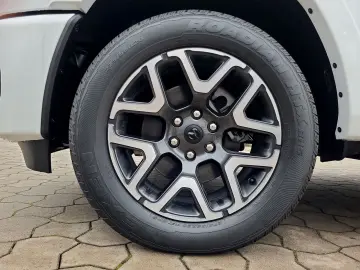 1500 Crew Cab Laramie Sport LPG Tessera Roll