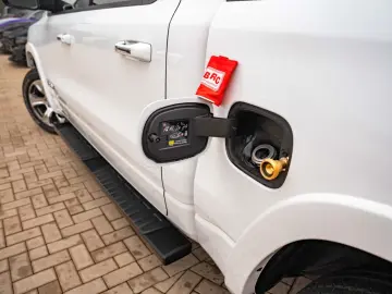 RAM 5 7 Hemi LARAMIE LPG BRC GAS PANO LED KAMERA