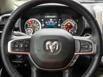 RAM 5 7 Hemi LARAMIE LPG BRC GAS PANO LED KAMERA