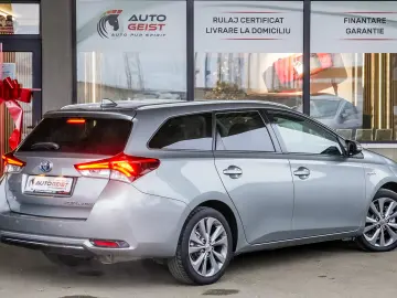 TOYOTA AURIS 1.8 Hybrid