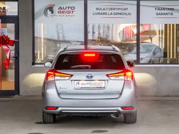 TOYOTA AURIS 1.8 Hybrid