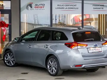 TOYOTA AURIS 1.8 Hybrid