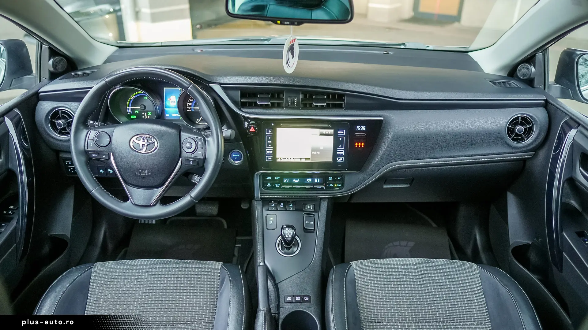 TOYOTA AURIS 1.8 Hybrid