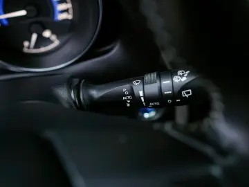 TOYOTA AURIS 1.8 Hybrid