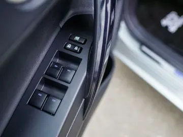 TOYOTA AURIS 1.8 Hybrid