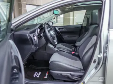 TOYOTA AURIS 1.8 Hybrid