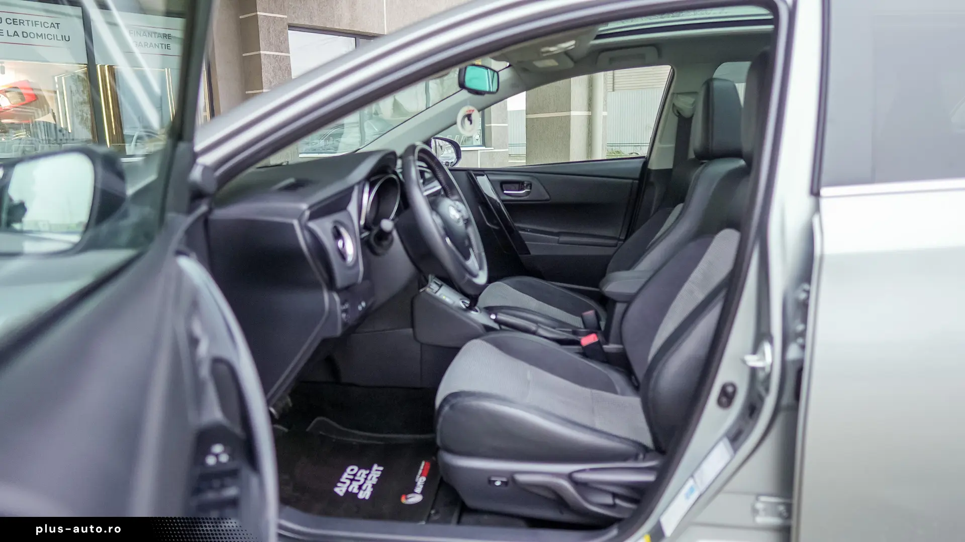 TOYOTA AURIS 1.8 Hybrid