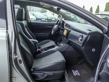 TOYOTA AURIS 1.8 Hybrid