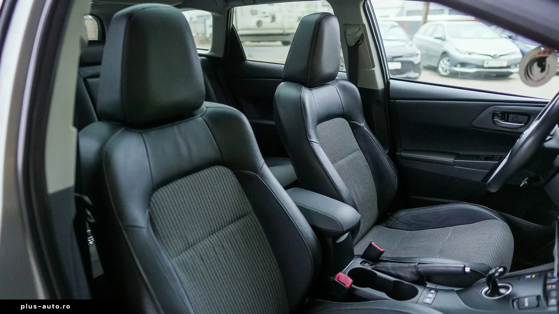 TOYOTA AURIS 1.8 Hybrid