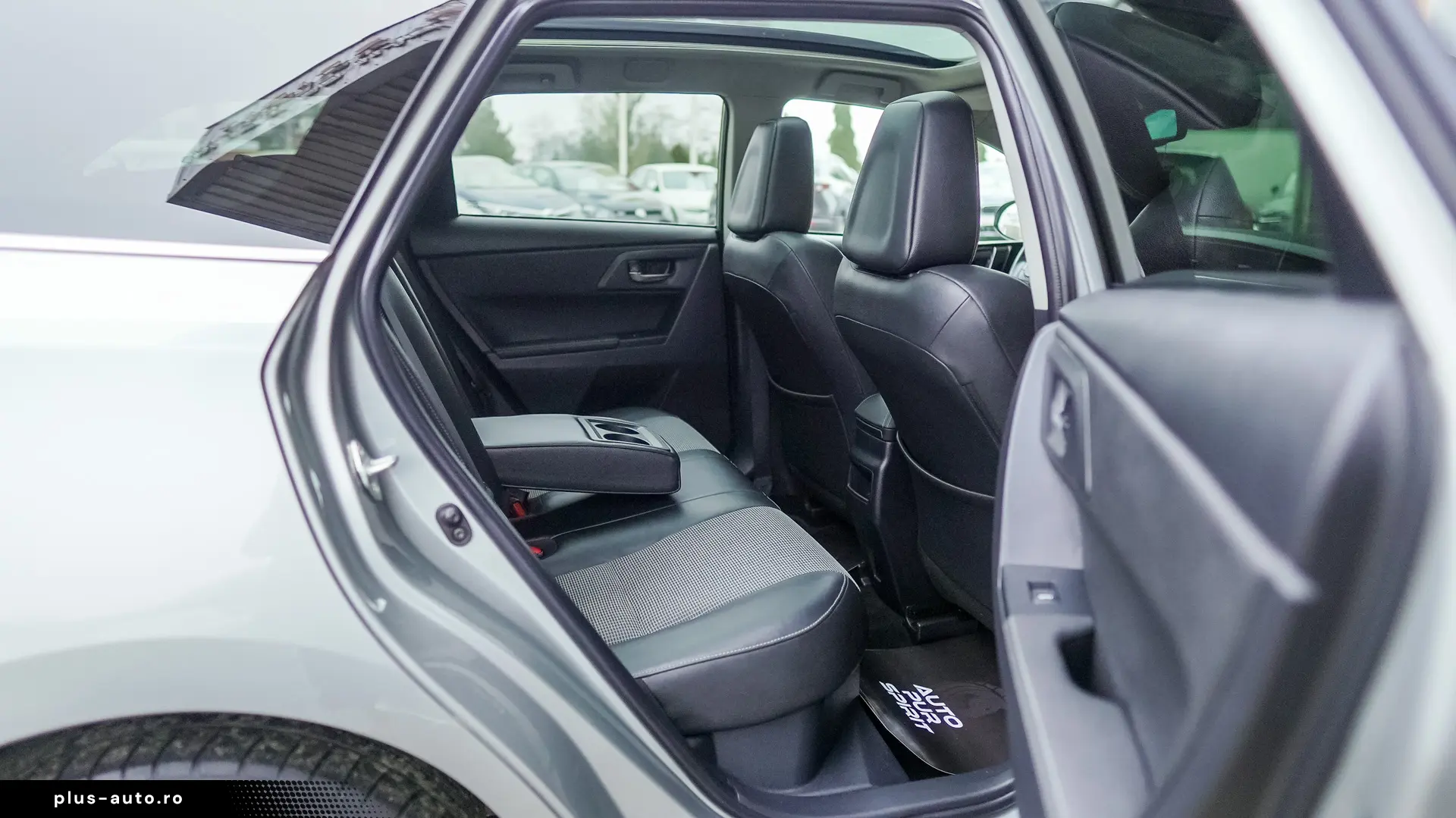 TOYOTA AURIS 1.8 Hybrid