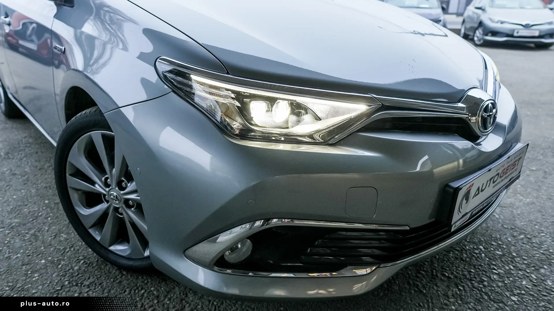 TOYOTA AURIS 1.8 Hybrid