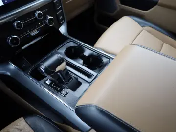 F150 5.0 V8 SuperCrew SHZ SBL B&O TOTW SPUR R18