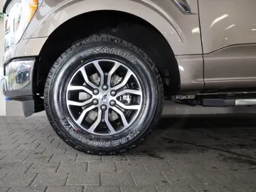 F150 5.0 V8 SuperCrew KAMERA AHK SHZ SBL TTW R18