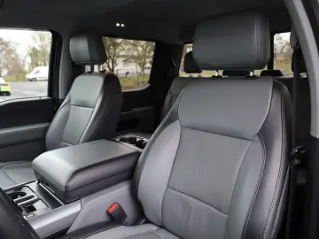 F150 5.0 V8 SuperCrew KAMERA AHK SHZ SBL TTW R18