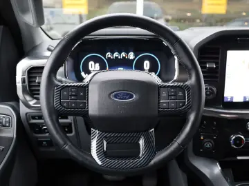 F150 5.0 V8 SuperCrew KAMERA AHK SHZ SBL TTW R18