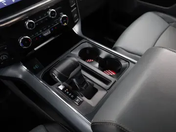 F150 5.0 V8 SuperCrew KAMERA AHK SHZ SBL TTW R18