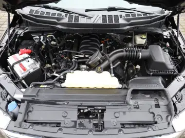 F150 5.0 V8 SuperCrew KAMERA AHK SHZ SBL TTW R18