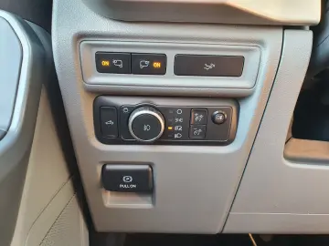 F 150.ACC.4x4SuperCrew10-Gang.360  TOP...