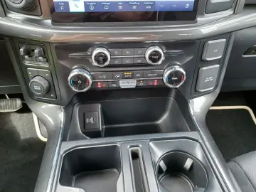 F 150 V8.5 0 4x4 SuperCrew 10-GangAut.LED