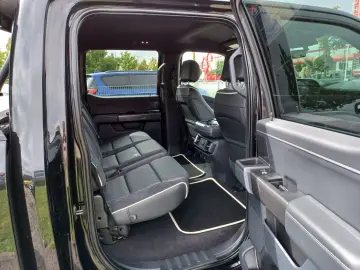 F 150 V8.5 0 4x4 SuperCrew 10-GangAut.LED